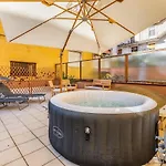 Cinema Airport 6 Minute Warmed Idropool And Patio Bergamo
