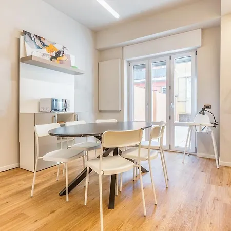 Apartment Cinema Airport 6 Minute Warmed Idropool And Patio