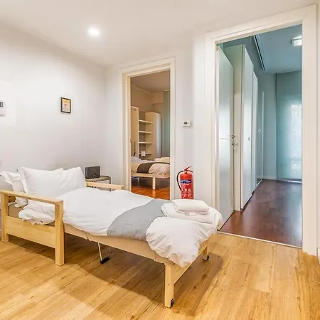 Cinema Airport 6 Minute Warmed Idropool And Patio Apartamento Bérgamo