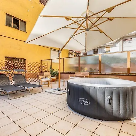 Cinema Airport 6 Minute Warmed Idropool And Patio Apartamento