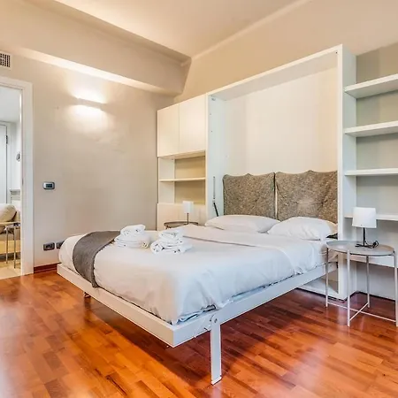 Cinema Airport 6 Minute Warmed Idropool And Patio Apartment