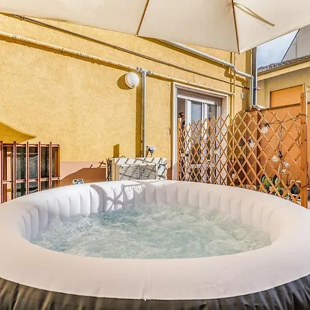 Appartamento Cinema Airport 6 Minute Warmed Idropool And Patio Bergamo