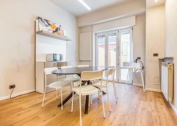 Apartment Cinema Airport 6 Minute Warmed Idropool And Patio