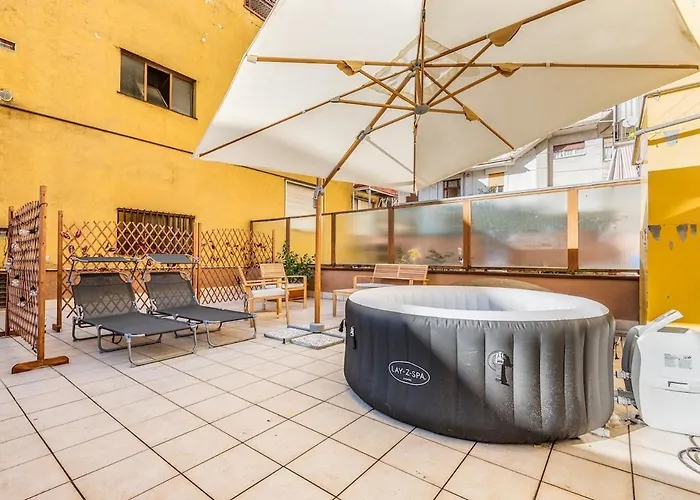 Cinema Airport 6 Minute Warmed Idropool And Patio Apartamento