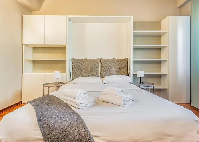 Apartment Cinema Airport 6 Minute Warmed Idropool And Patio *