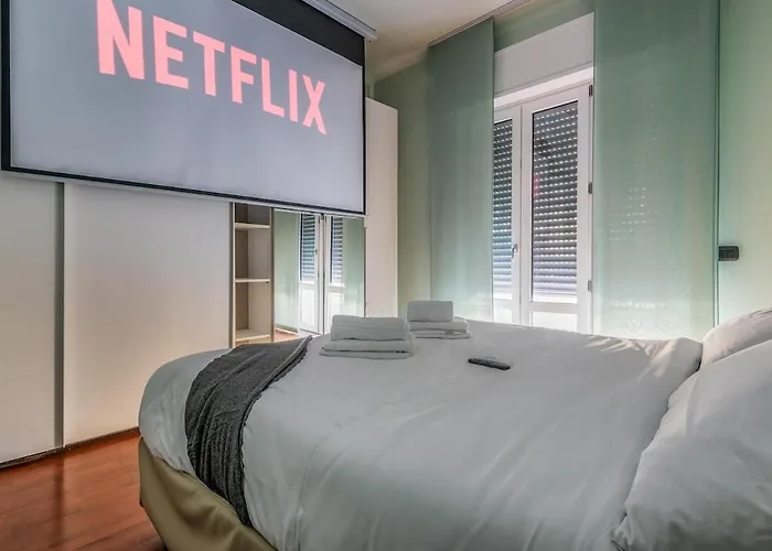 Cinema Airport 6 Minute Warmed Idropool And Patio Apartamento *