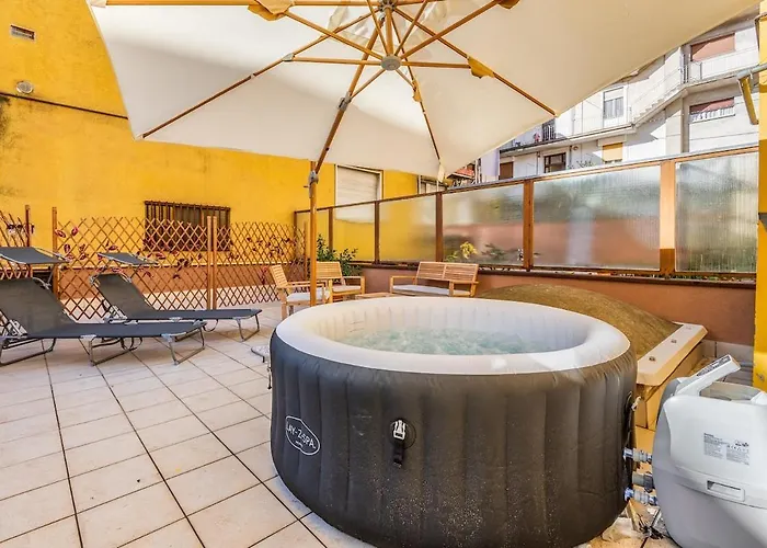 Cinema Airport 6 Minute Warmed Idropool And Patio Bérgamo