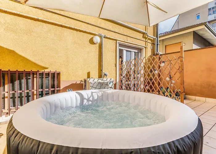 Apartment Cinema Airport 6 Minute Warmed Idropool And Patio Bergamo